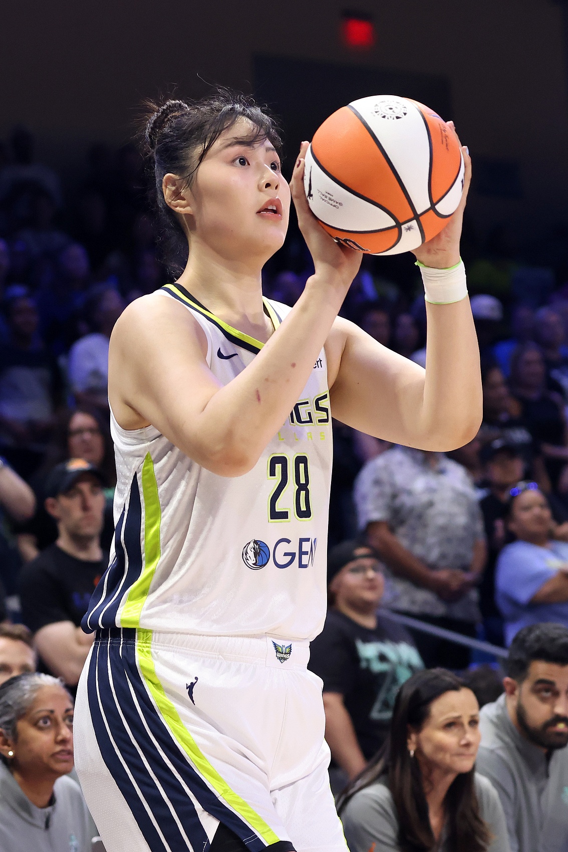里程碑之夜！李Yueru成為中國女子籃球隊歷史上的第三名球員 在WNBA擁有20多個單打以上